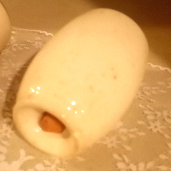 Vintage Universal Cambridge Iris Camwood Ivory- Salt & Pepper Set - Picture 6 of 12